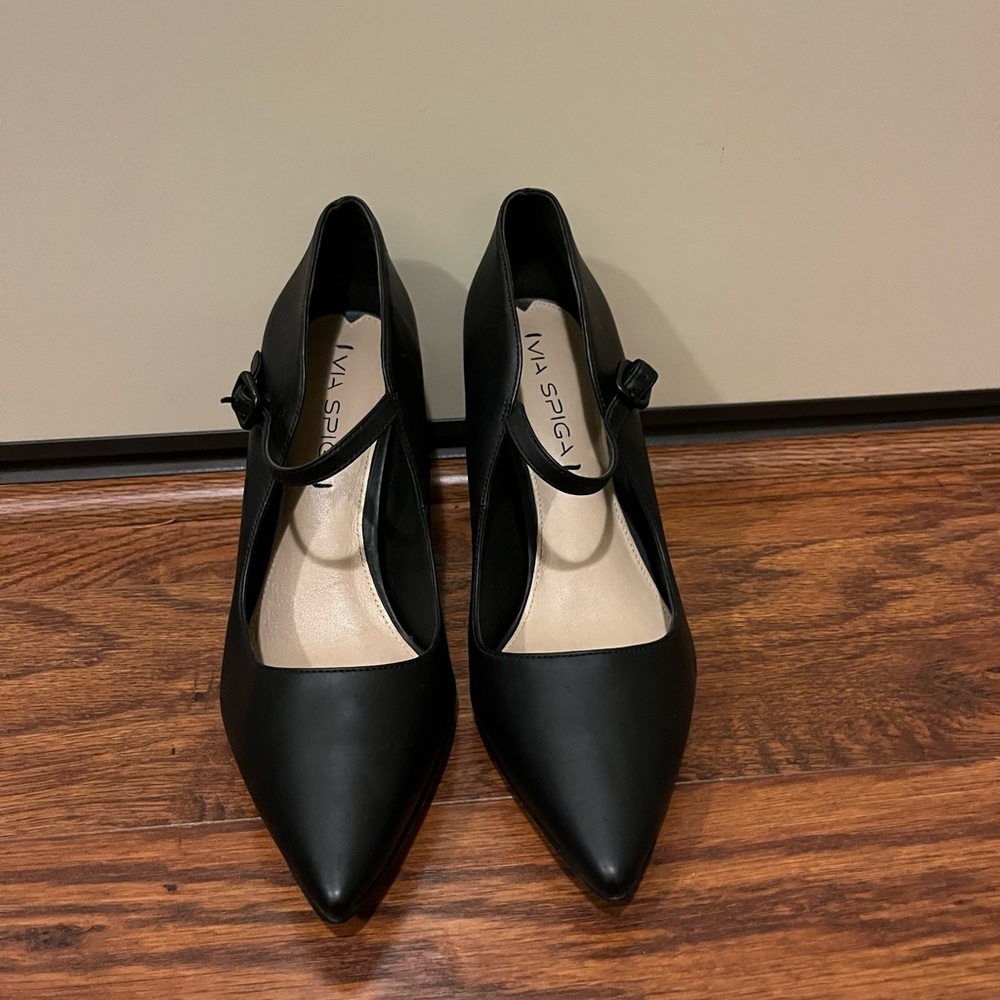 EUC - Via Spiga leather pointy heels